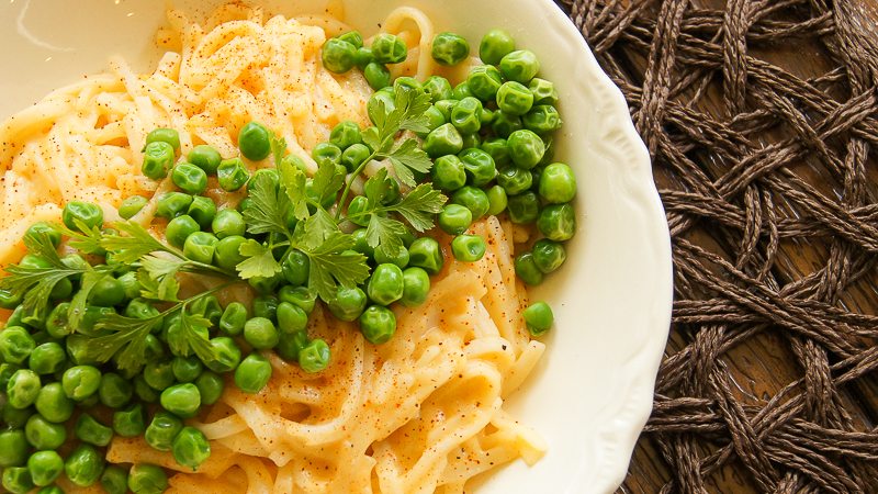 Cheesy Noodles and Peas